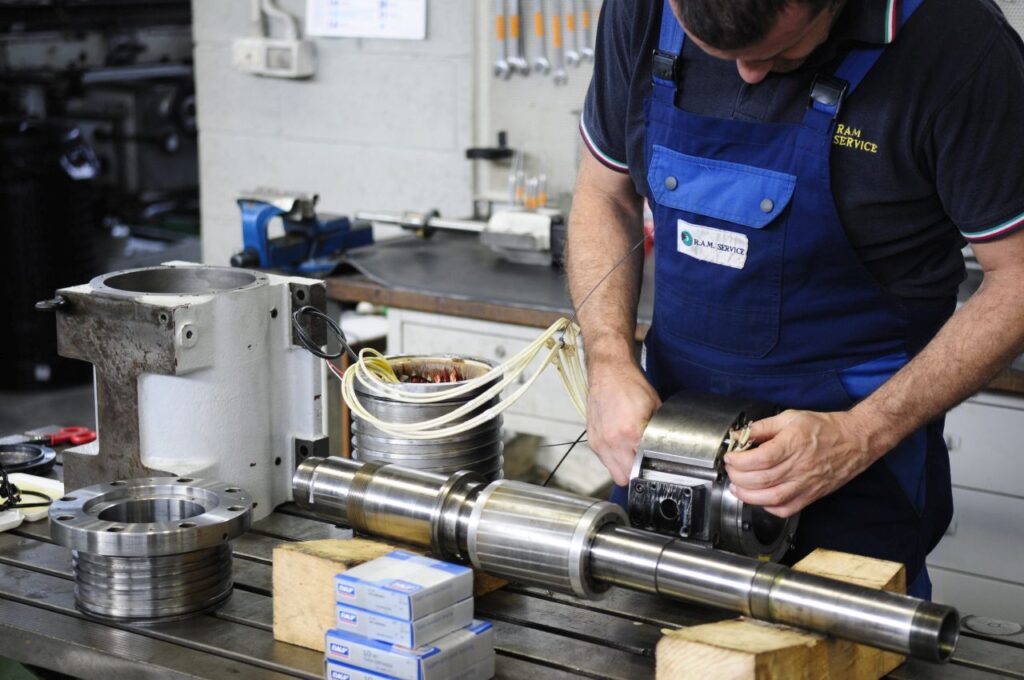 Centri di lavoro cnc e manutenzione 1 revisione mandrini ed elettromandrini 1